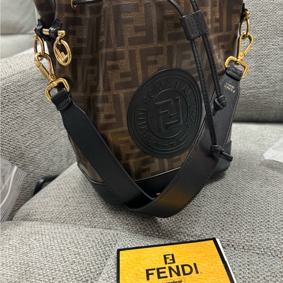 Authentic Fendi bucket - Picture 14 of 15